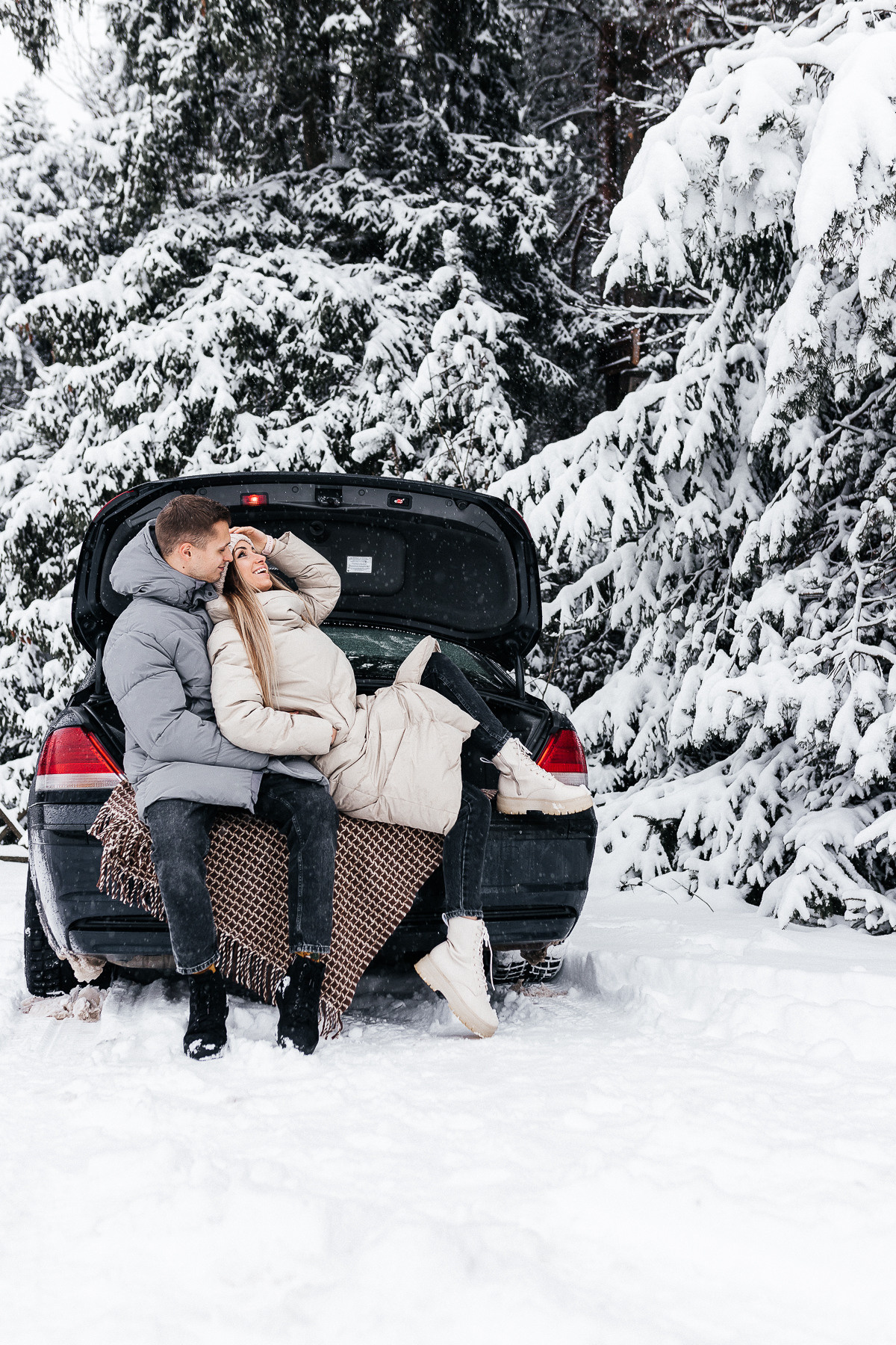 Lovestory в снежном лесу под минском. Алёна Берёзка фотограф Минск