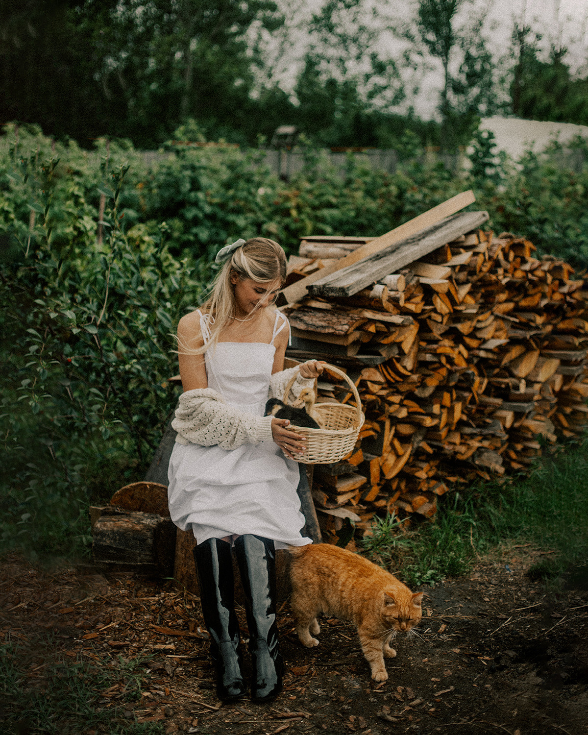 Юля в деревне. ФОТОГРАФ Екатеринбург Москва Анастасия Замесина