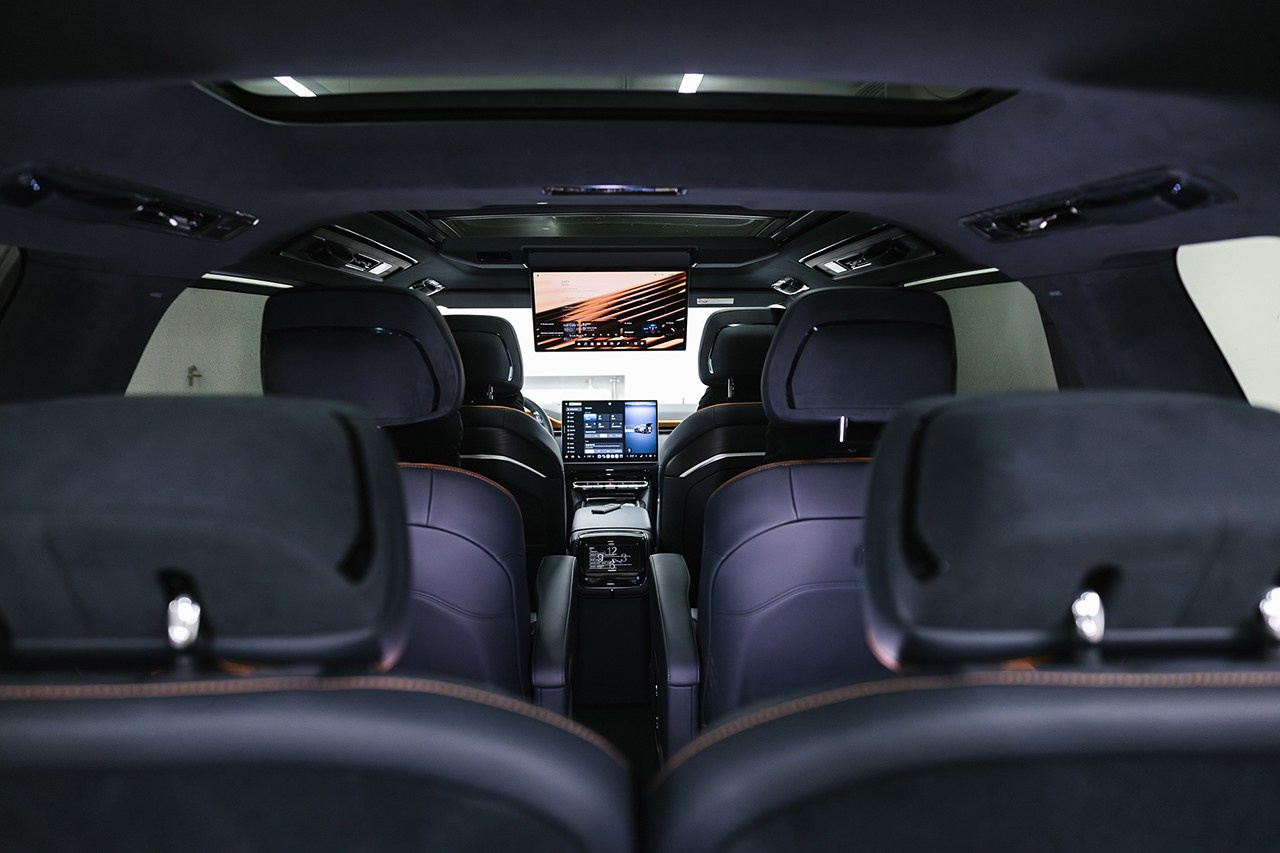 Zeekr 9X 2.0hyb 4WD AT (1401 л. с.) 2025, последовательно-параллельный гибрид, АКПП, 4WD. Автосалон «Х-Авто»