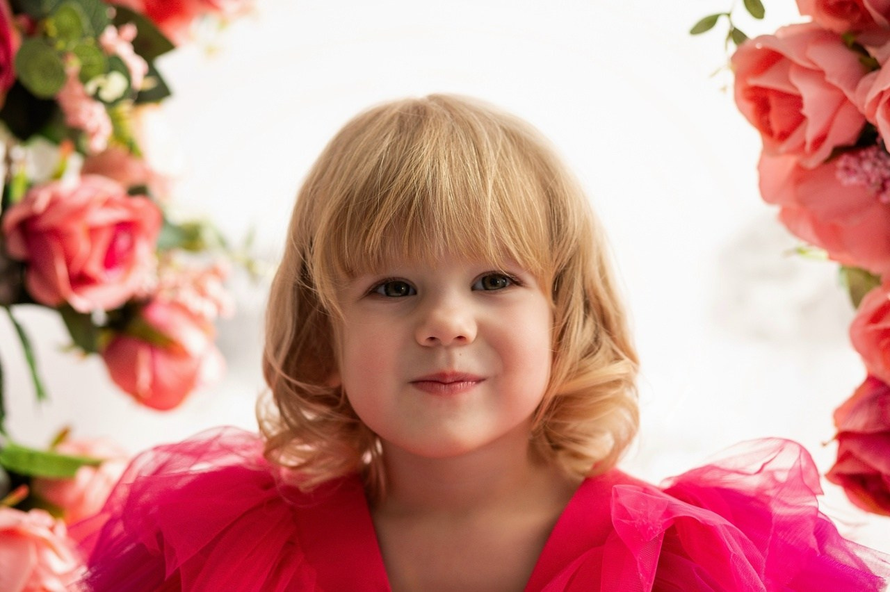 Цветочная качель. ФОТОГРАФ НА ГОДИК, БЕРЕМЕННОСТИ, НОВОРОЖДЕННЫХ, КРЕЩЕНИЯ МОСКВА