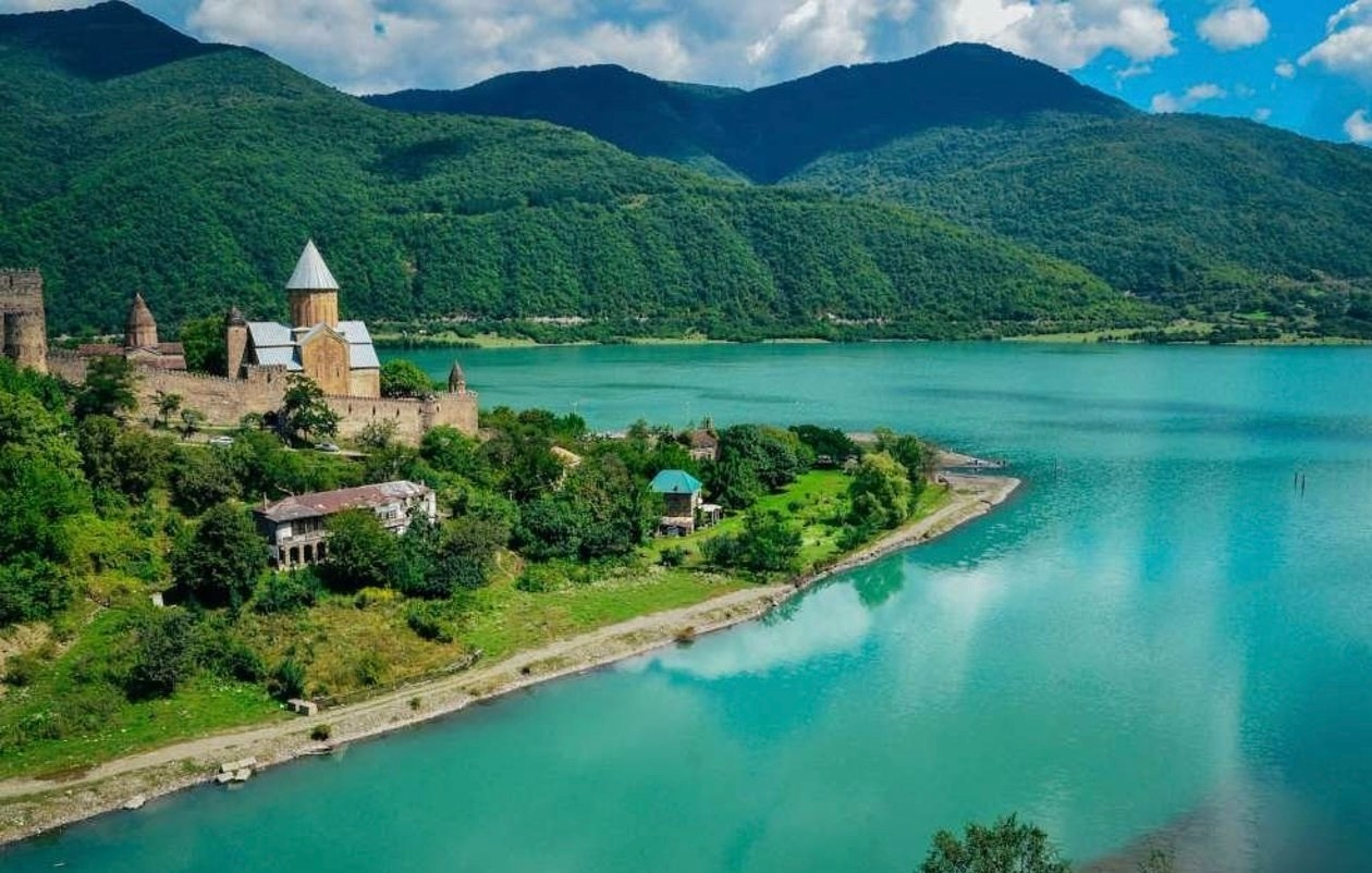 Женский тур в Грузию 8–11 мая 2026. Женский фотограф в Москве Екатерина Борисова Туры для женщин