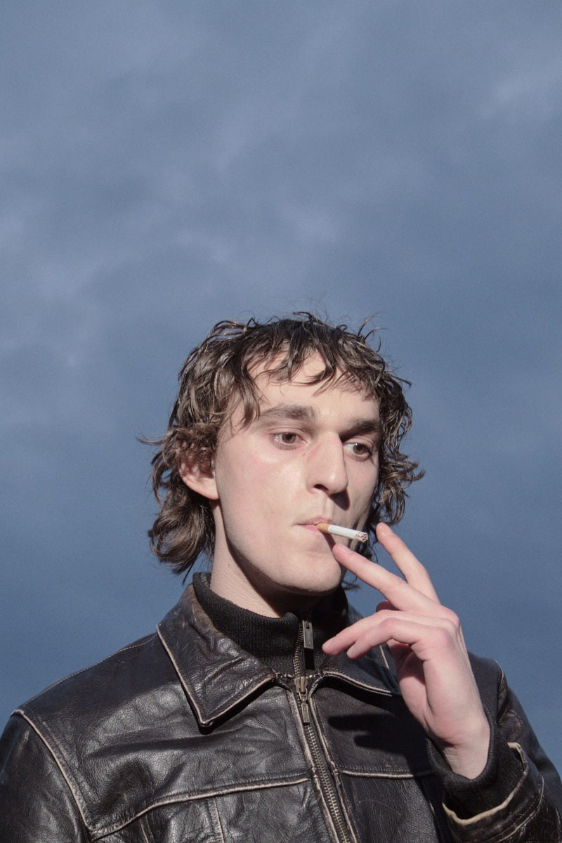 Showside. Eduard Savosin | Documentary & Portrait Photographer in Paris