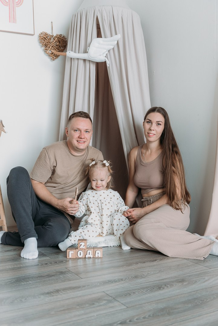 Еве 2 года. Студия Матур