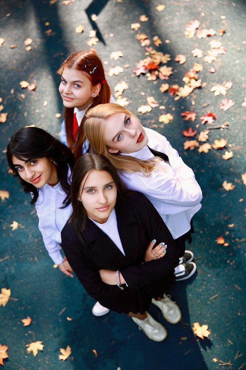 Школьные фотографии. Выпускные альбомы с оживающими фотографиями. Москва, Балашиха