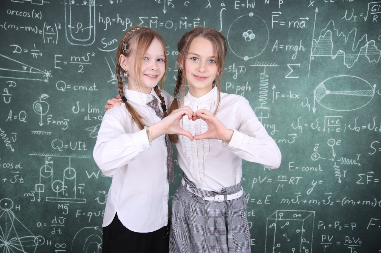 Выпускные альбомы для начальной школы печать на заказ. Выпускные альбомы в Тюмени для школ, садов, вузов спортивных секций