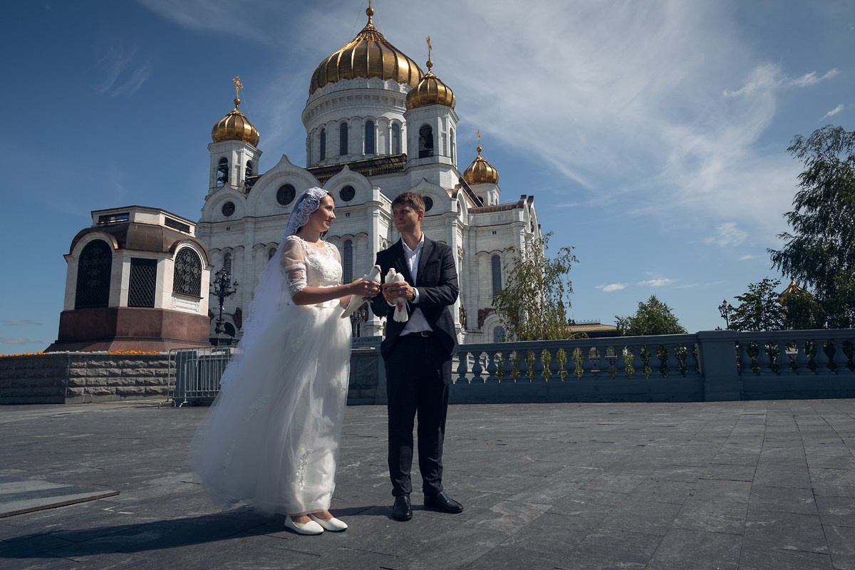 Венчание в главном Храме. Свадебный и репортажный фотограф в Москве и Московской области
