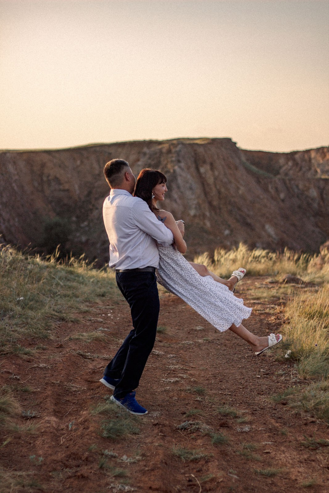 Фотограф Лавстоори истории любви, парная фотосессия Оренбургская область, Орск, Новотроицк, Гай. Женский фотограф в Орске Новотроицке Динара Долганова