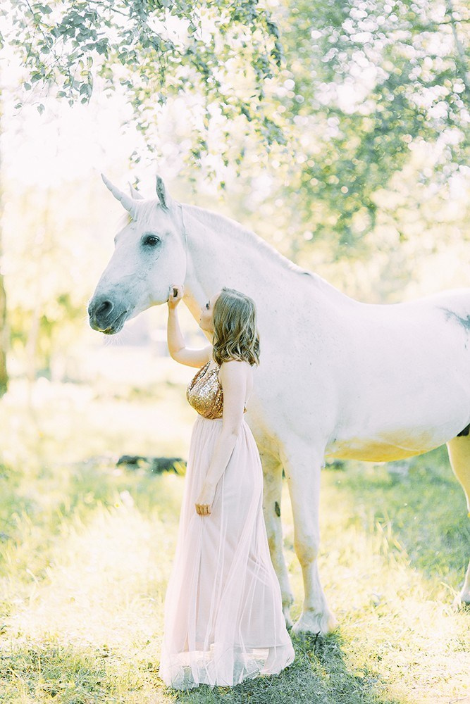 Предсвадебная стилизованная съемка с единорогом