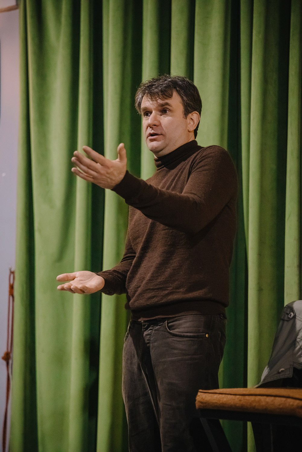 «Истории из чемодана | Довлатов», Леонид Таранов. Фотограф Михаил Ряховский