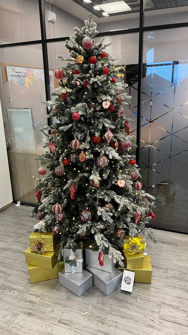 украшение ёлки. новый год. новогоднее украшение