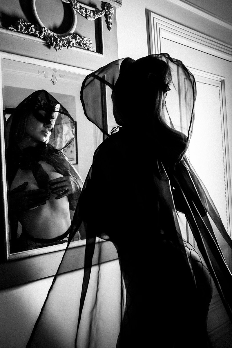 X. Эротико-драматический фотограф Маруся Скоробогатова