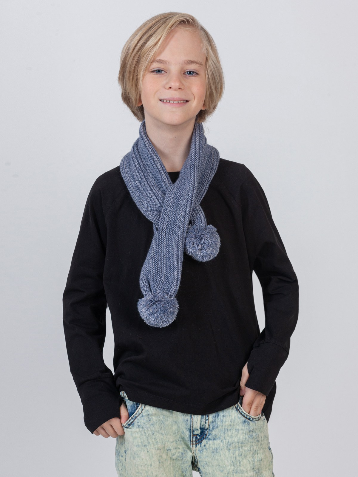 Фотосъёмка детских шарфов для валдберриз. Сборные фотосъёмки в Москве. фотосессии одежды.фотограф