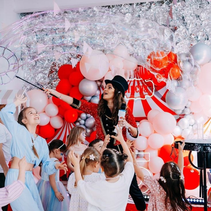 Аниматор и детские шоу. Izmailov loft