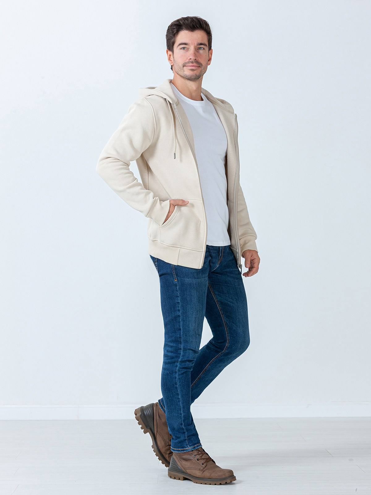 Фотосъёмка мужских толстовок. Сборные фотосъёмки в Москве. фотосессии одежды.фотограф