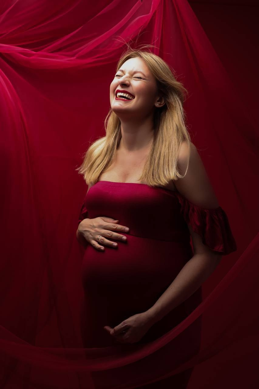 Фотосессия в красном стиле. Фотограф ANNA GEREIHAN