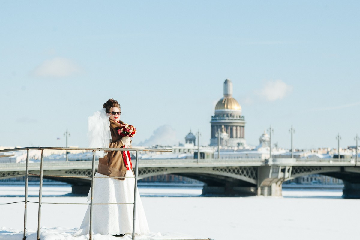 Зимняя свадебная фотосъемка в Санкт-Петербурге. Фотограф крещение венчание в Петербурге! Помогает подобрать храм и посоветовал душевного батюшку в СПб