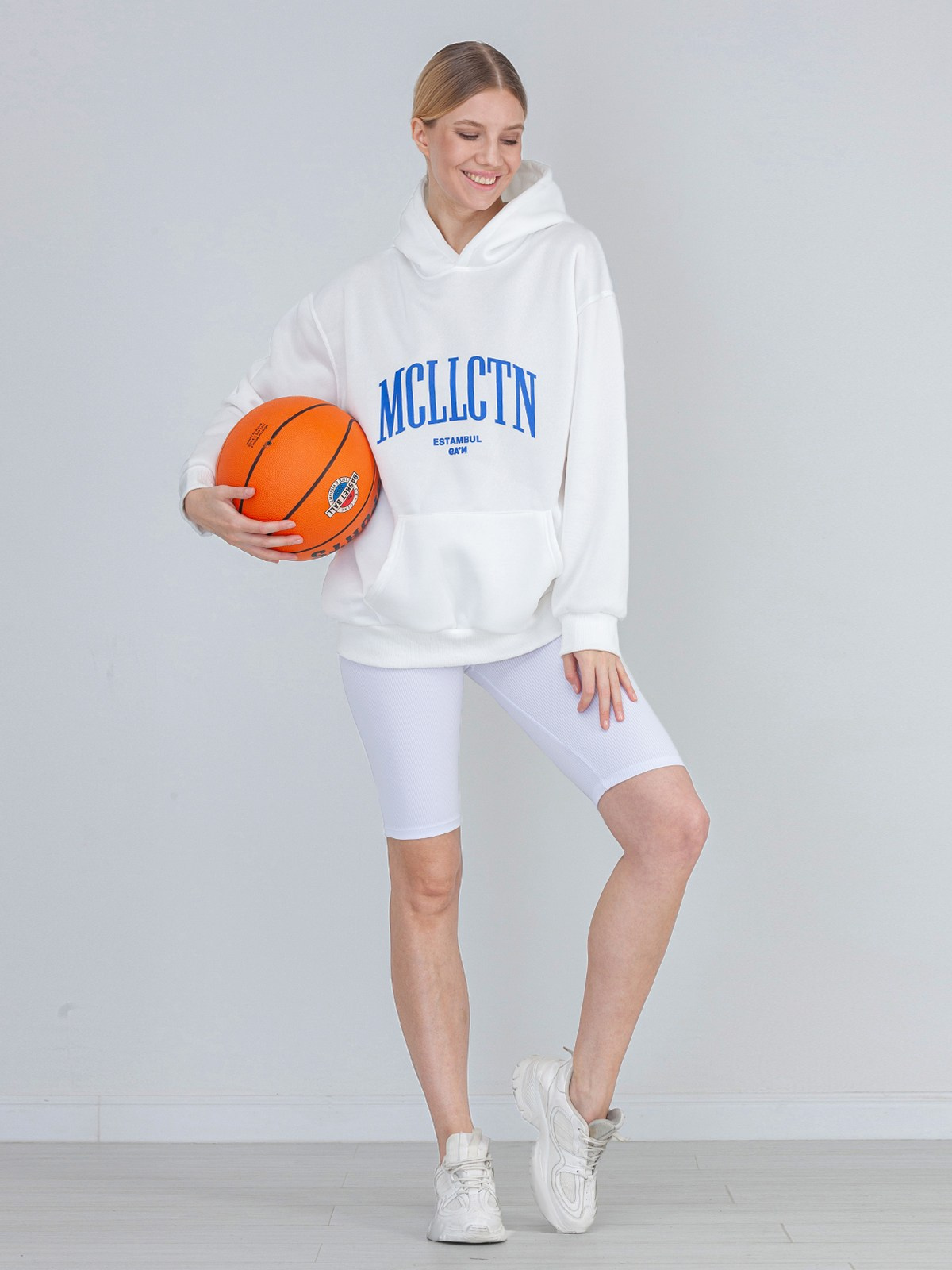 Худи женские. Сборные фотосъёмки в Москве. фотосессии одежды.фотограф