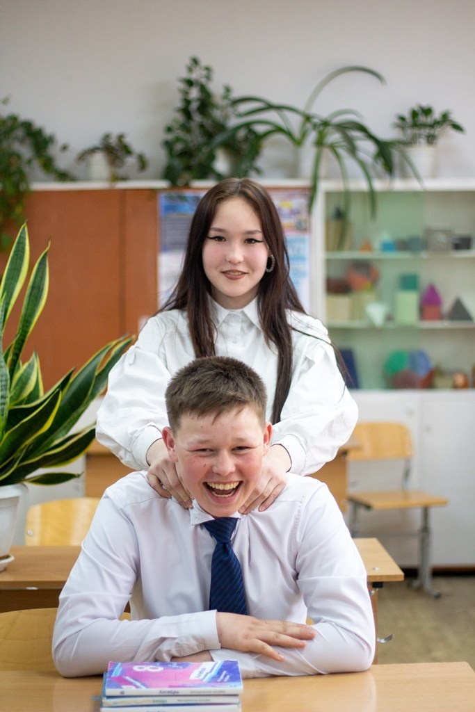 Школьники в студии. Фотограф Бурятия. Печать фотокниг