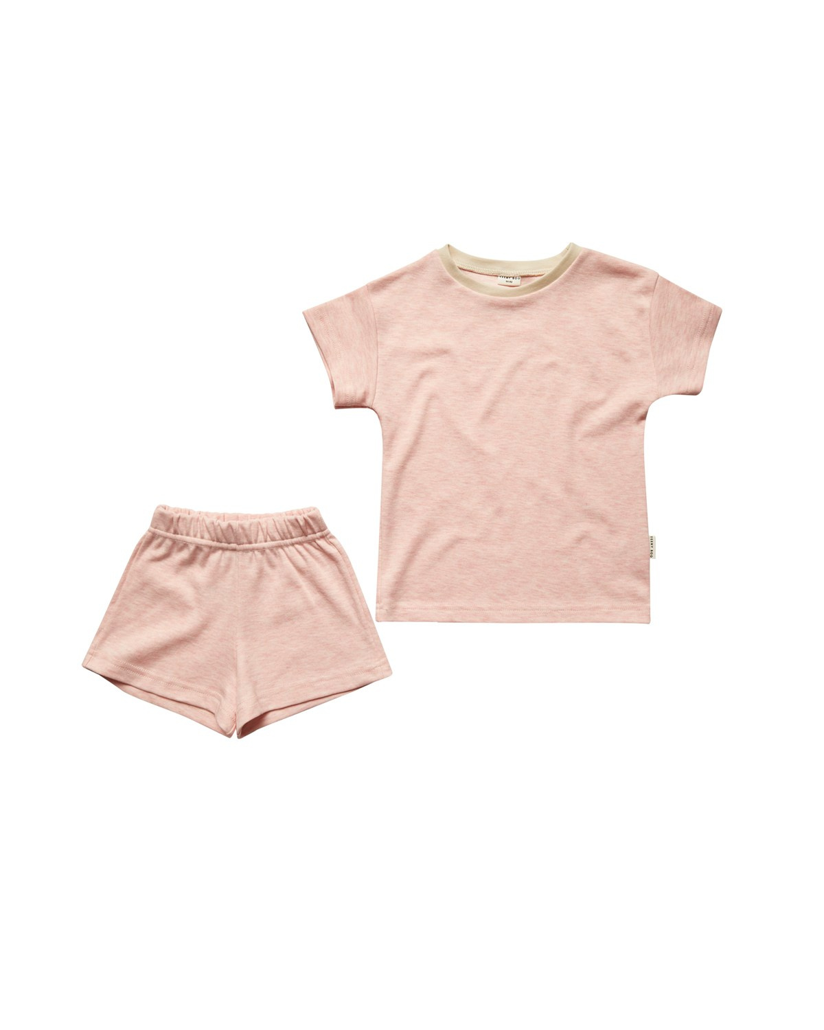 Съемка детской  и взрослой одежды в раскладку    фотосъемка одежды,  фотосъемка спортивной одежды, фотосъемка повседневной одежды, съемка для сайта, фотосъемка для маркетплейсов, фотосъемка дизайнерской одежды, фотосъемка премиумной одежды. фотосъемка бредовых вещей.