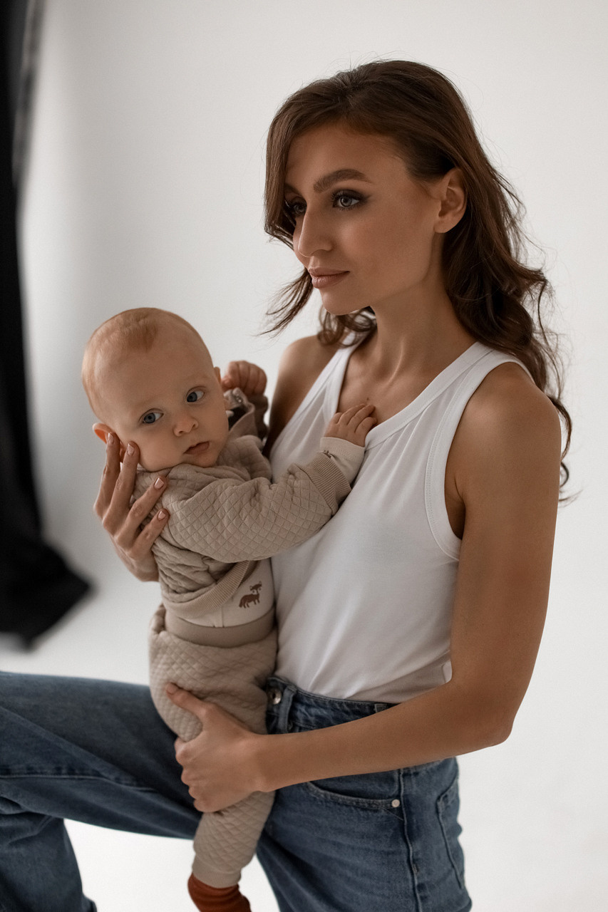 Фотосессия материнства. Студийная и домашняя съемка с детьми. Семейный и фотограф новорожденных в Санкт-Петербурге Ольга Руденко