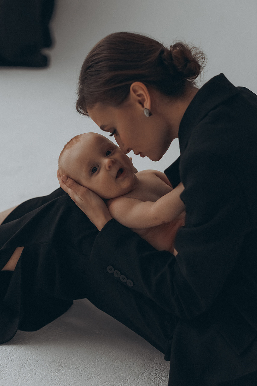 Фотосессия материнства. Студийная и домашняя съемка с детьми. Семейный и фотограф новорожденных в Санкт-Петербурге Ольга Руденко