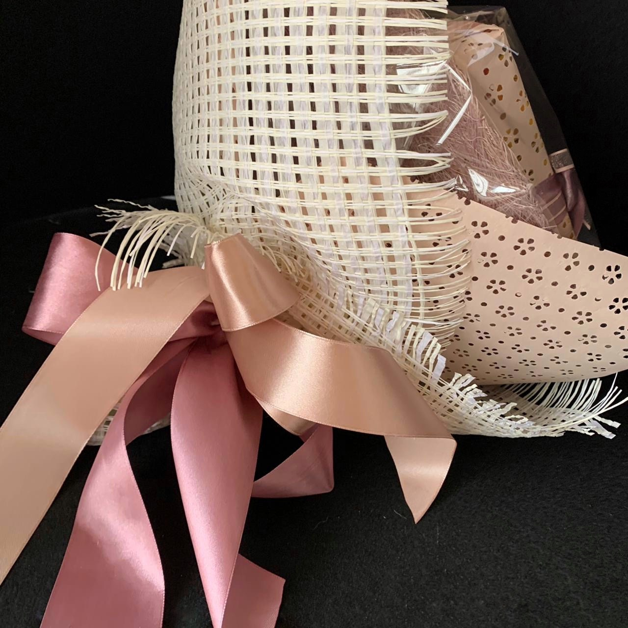 Букет «Игра фактур». Студия подарочных наборов «Владия»