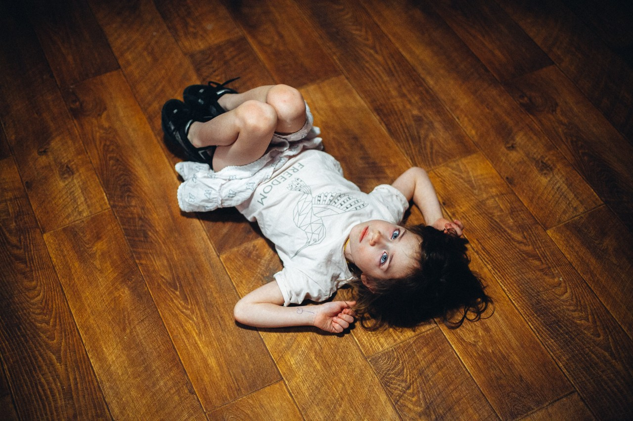 Дочка в студии. Фотограф Денис Денисов