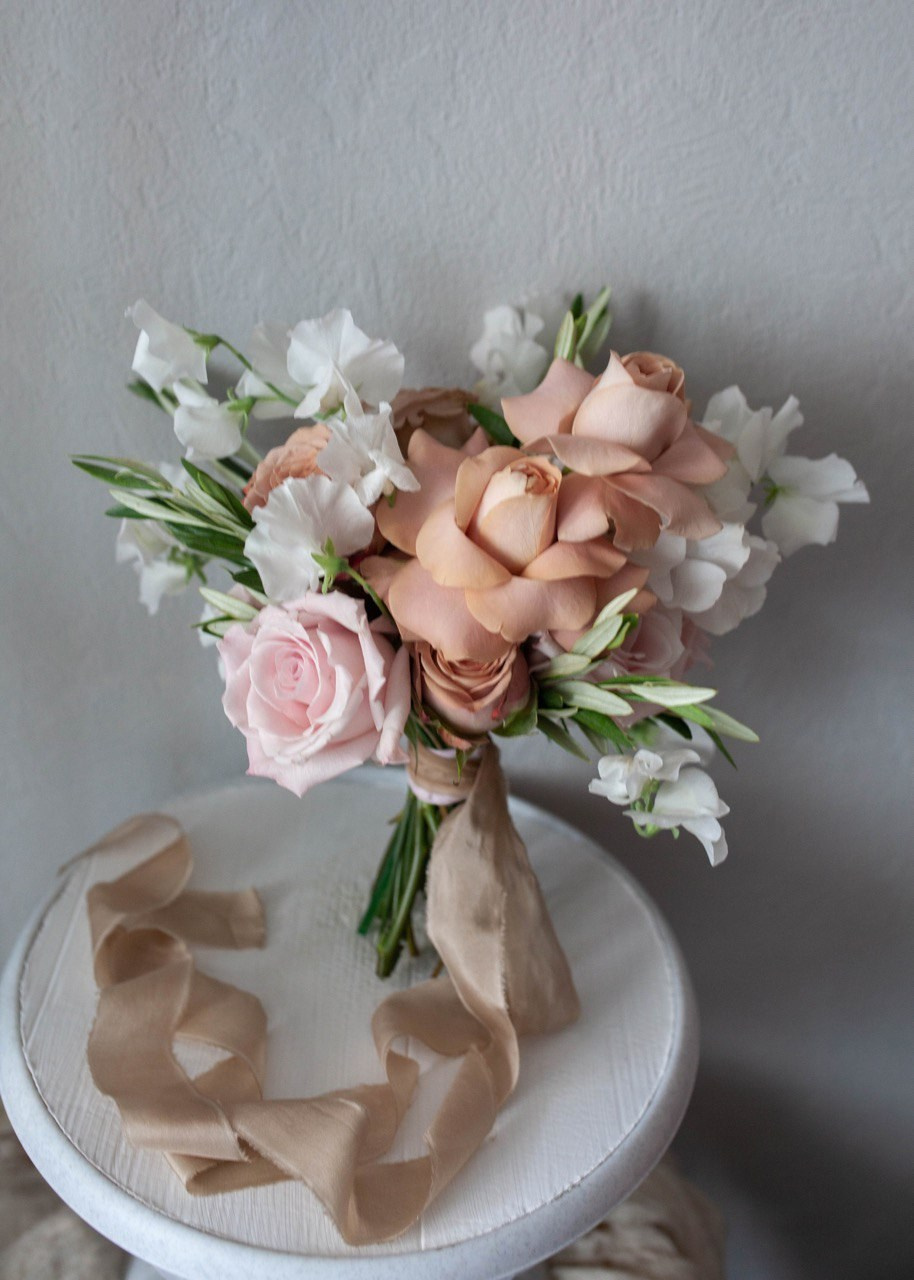 Цветные для букетов, 250 руб. Дизайнер полиграфии в Санкт-Петербурге. Заказать свадебные приглашения, подарочные сертификаты, полиграфию для бизнеса, шелковые ленты