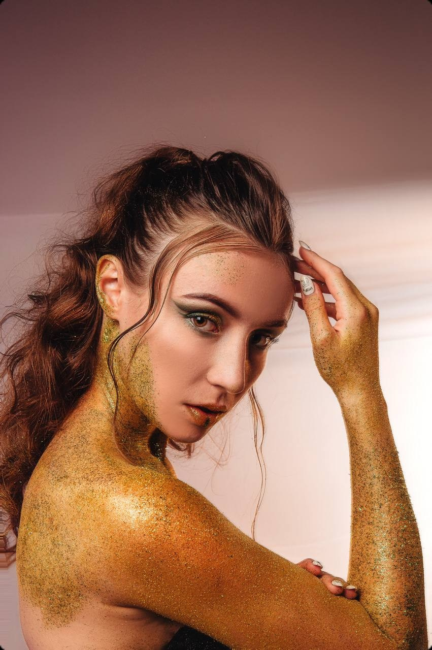 Студия. Кинокадры для тебя. фотограф и стилист по прическам Анастасия Помелова