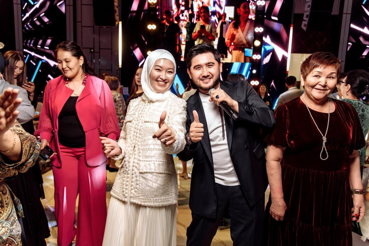 Звезды из эстрады. «QRPhoto»