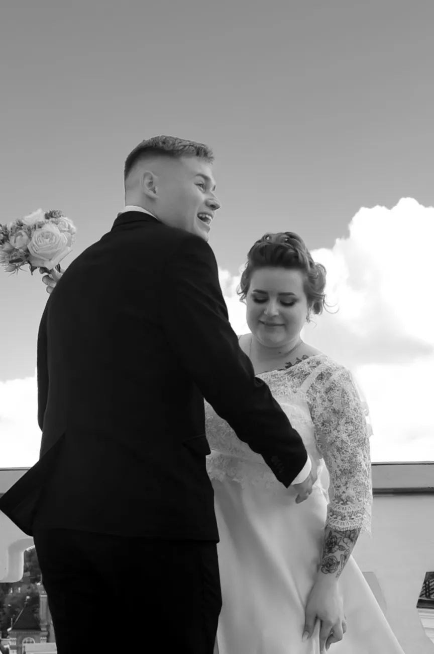 Свадьба в Ново-Иерусалимском монастыре, пышная невеста, корпулентная невеста, полная невеста, черно-белая фотография