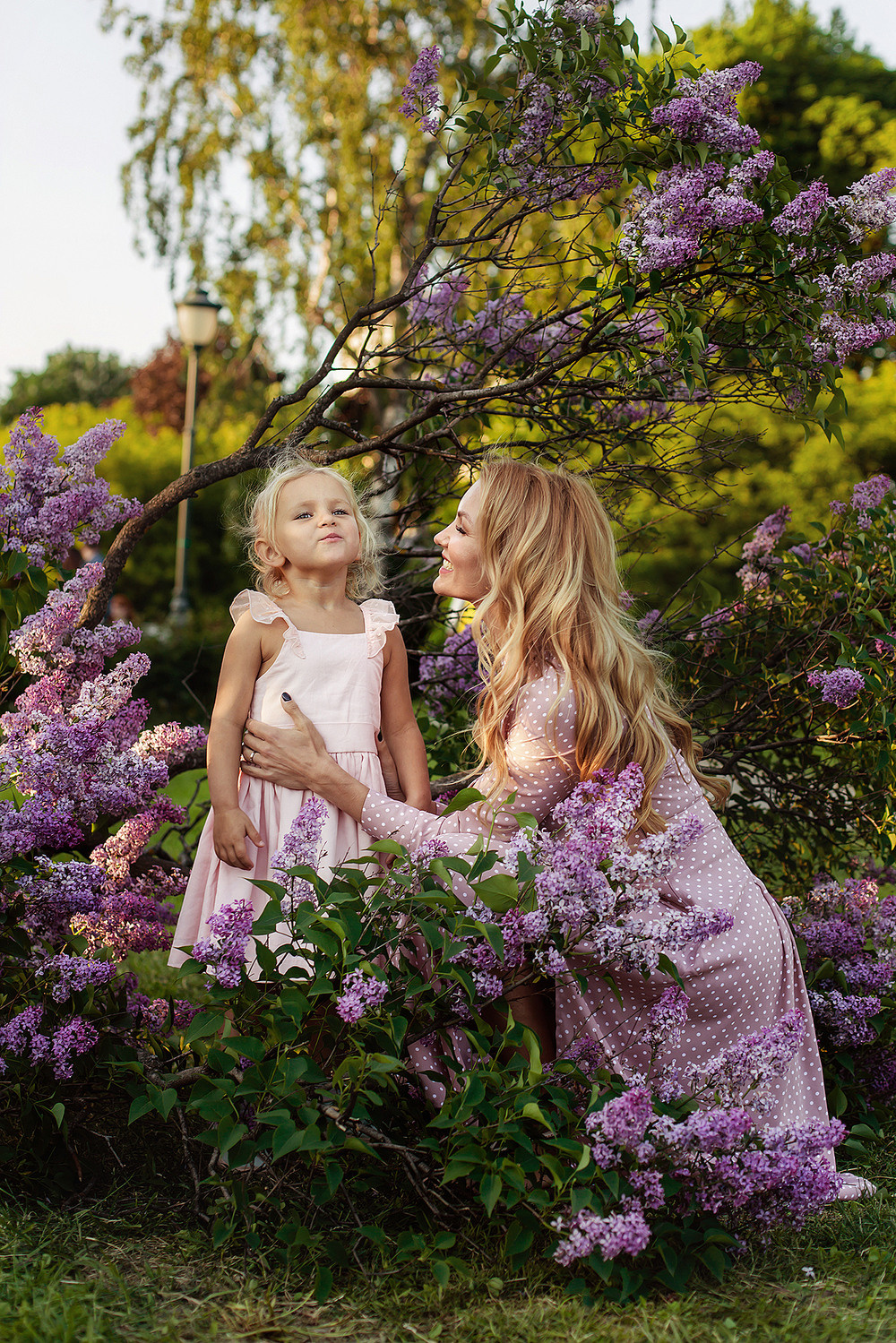 В сиреневом саду. Семейный фотограф в Москве Вера Гук