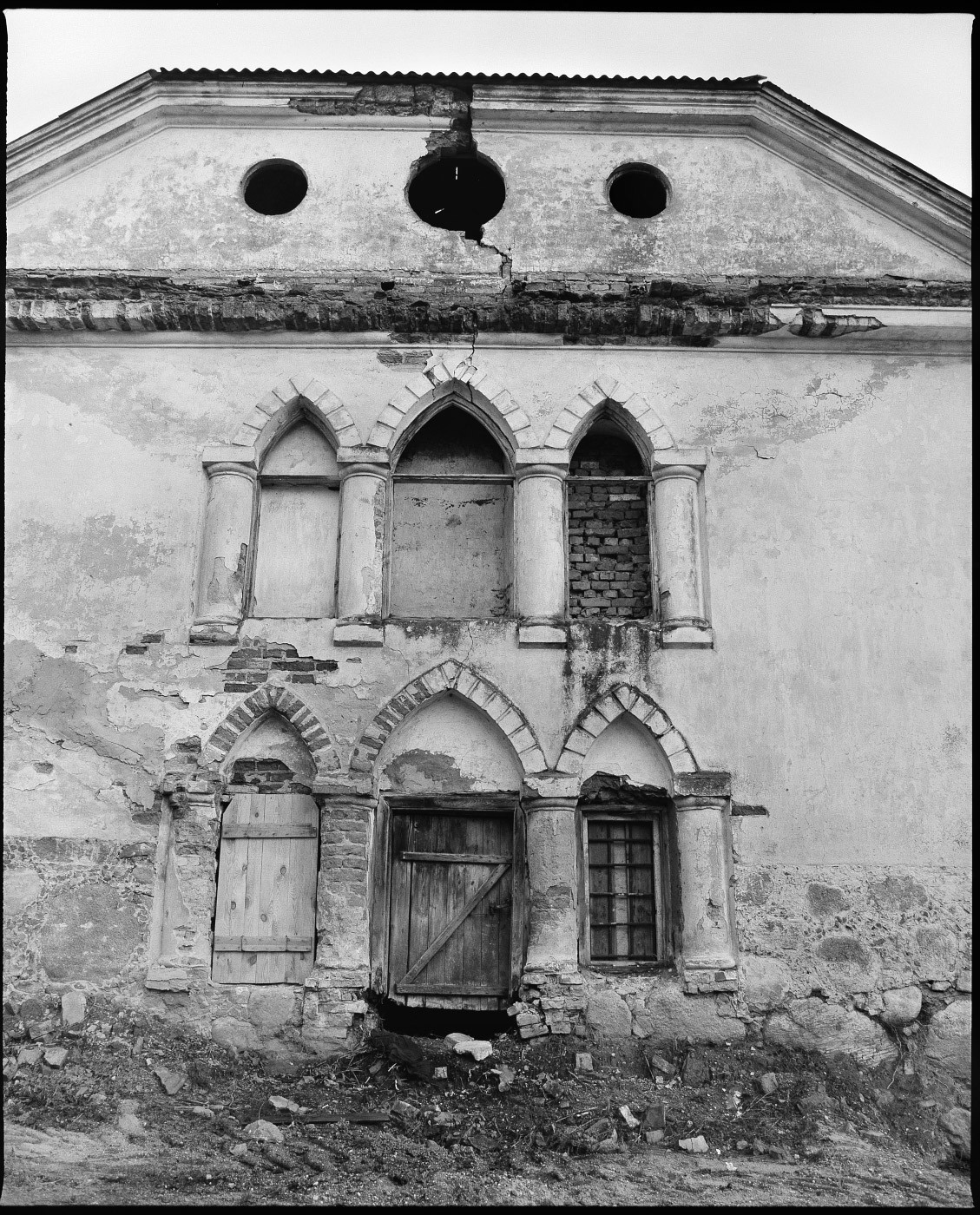 Разные  окна, которые попали в мой объектив. Фотограф Евгений Стельмах в Молодечно и Минске