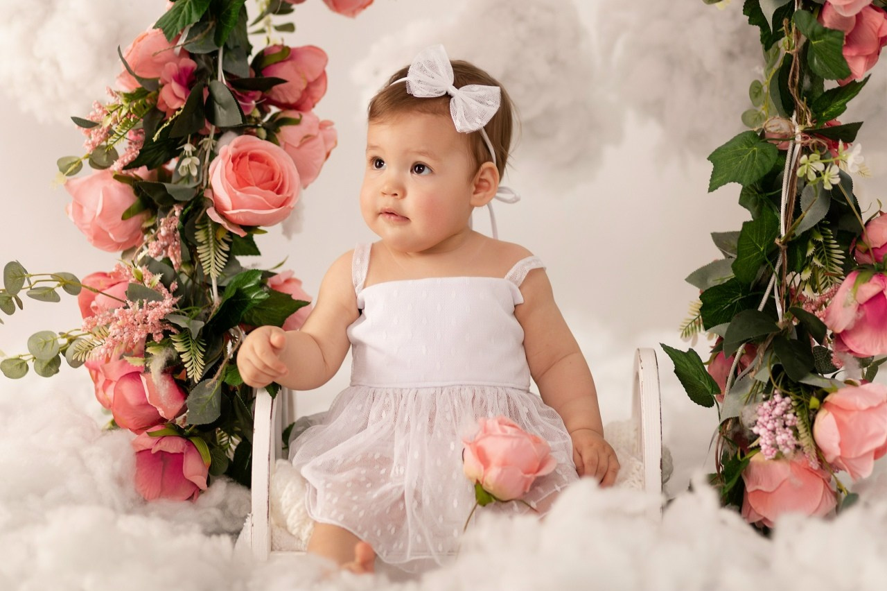 Цветочная качель. ФОТОГРАФ НА ГОДИК, БЕРЕМЕННОСТИ, НОВОРОЖДЕННЫХ, КРЕЩЕНИЯ МОСКВА