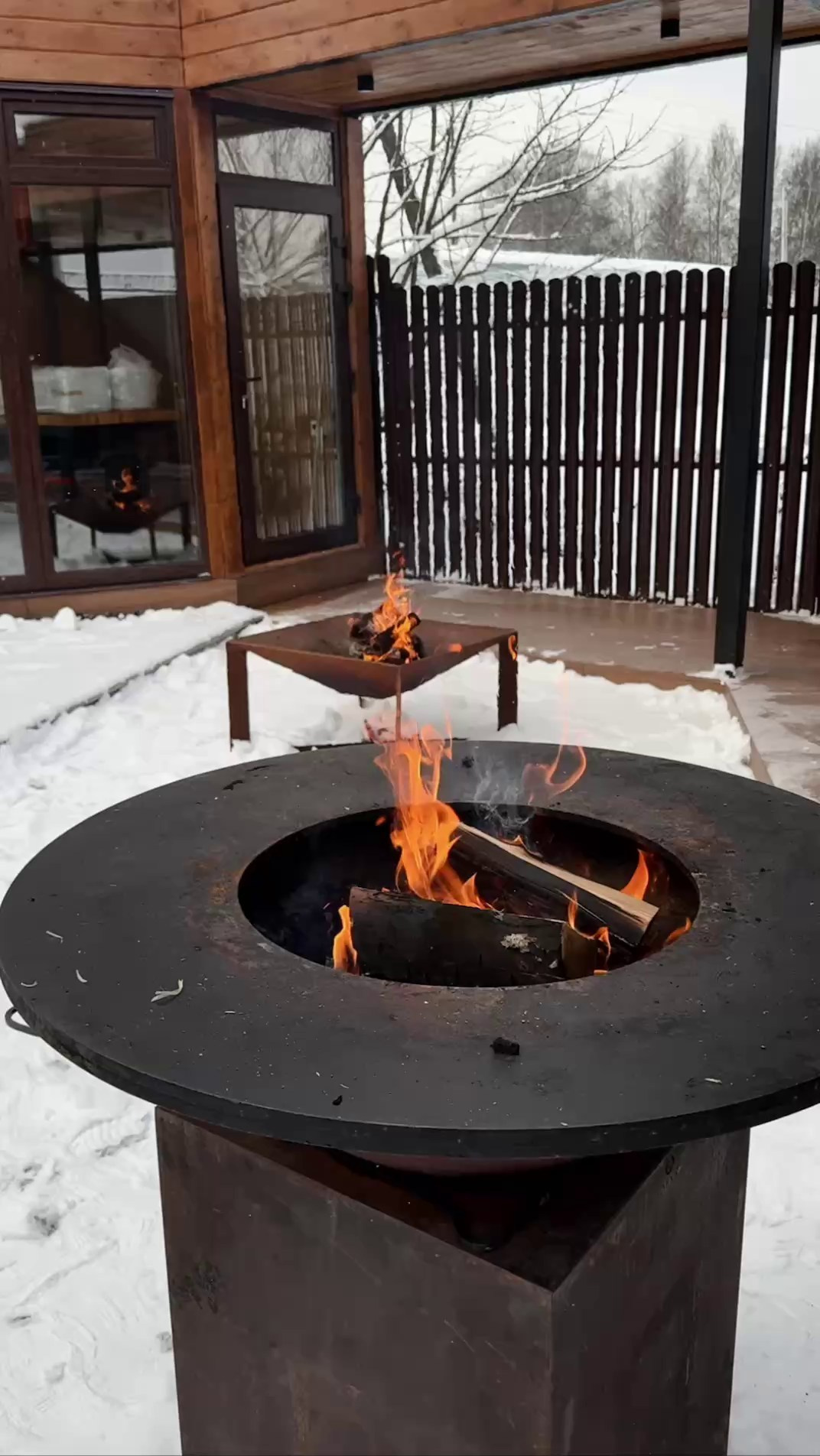 New Year’s Eve service and congratulations to the team at the Zozulinsky&Potseluev workshop. Another person Pavel Potseluev. A photographer in 2026