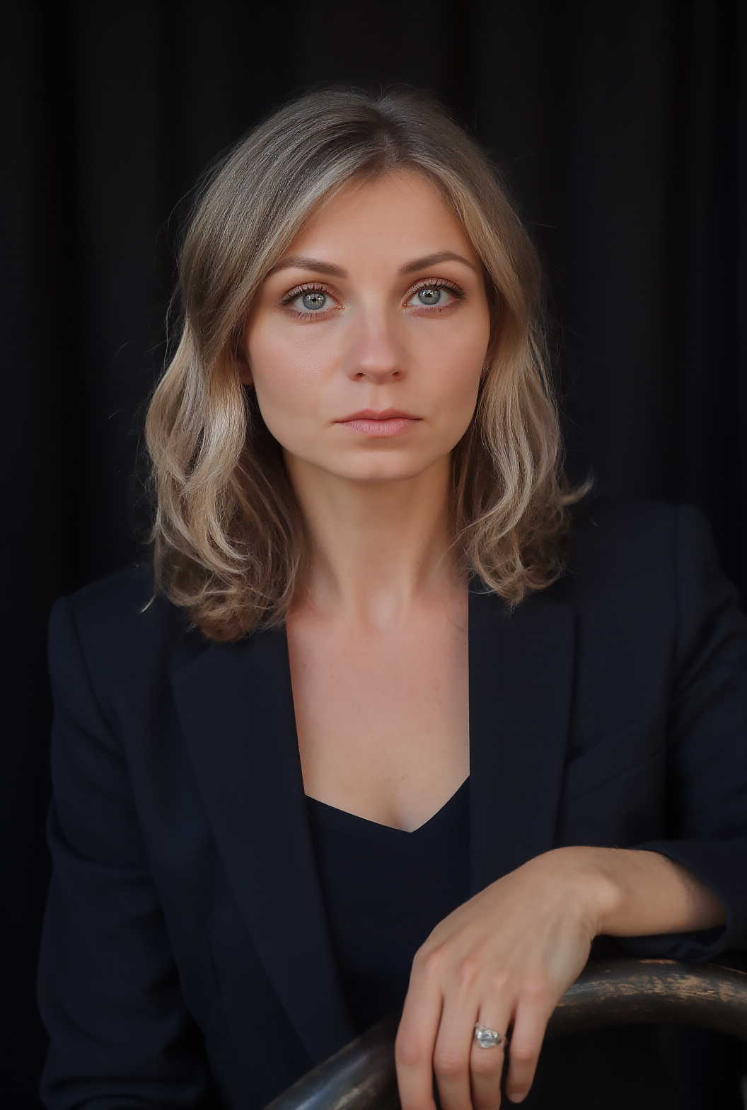 Нейро креатор Саша Кинбер: нейрофото, генерация видео, обучение