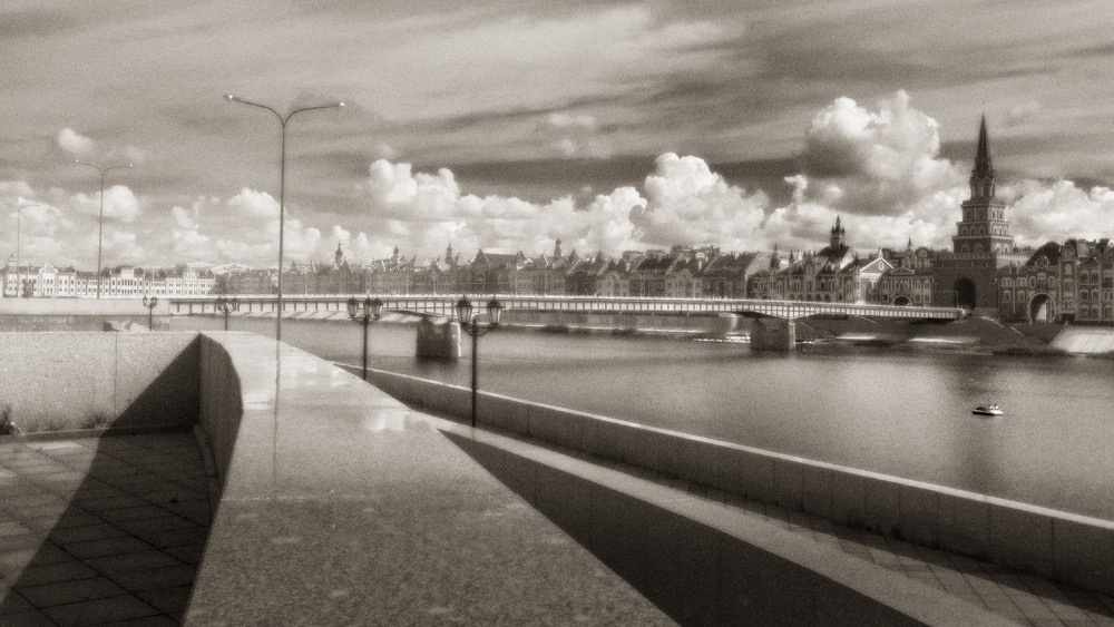 Набережная река Кокшага Йошкар-Ола.