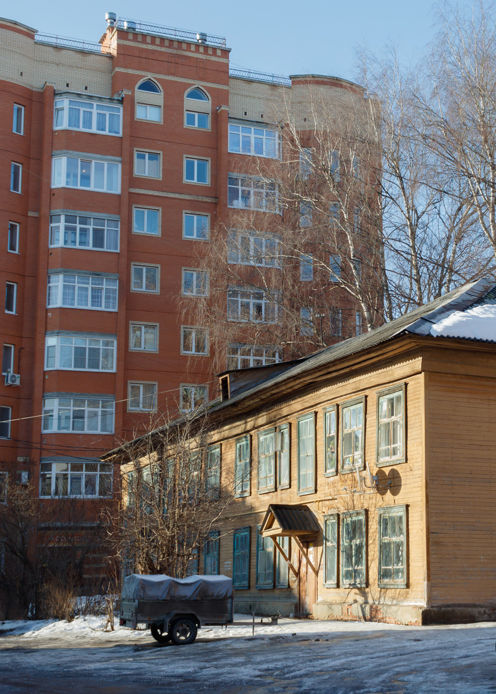 Старый и новый многоэтажный дом