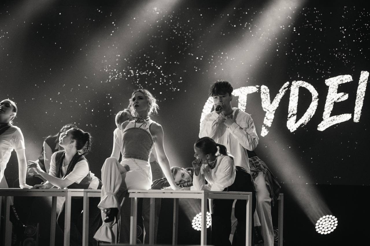 Закрытие Студенческой весны на Алтае «Феста 2025». Танцевальная шоу-группа «GRANAT»