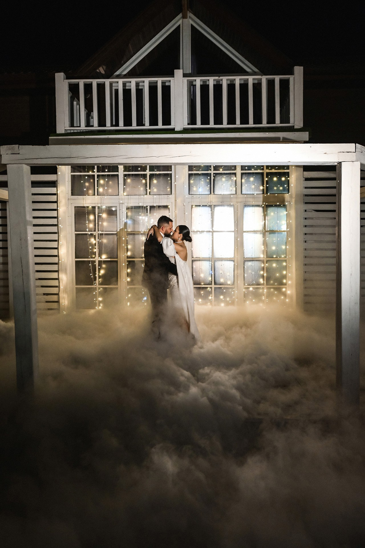 🔥 Саша и Катя — драйвовая свадебная вечеринка Красноярска в Шато white. 📸 Свадебный и семейный фотограф в Красноярске Тихомиров Евгений | 17 лет опыта | 800+ свадеб