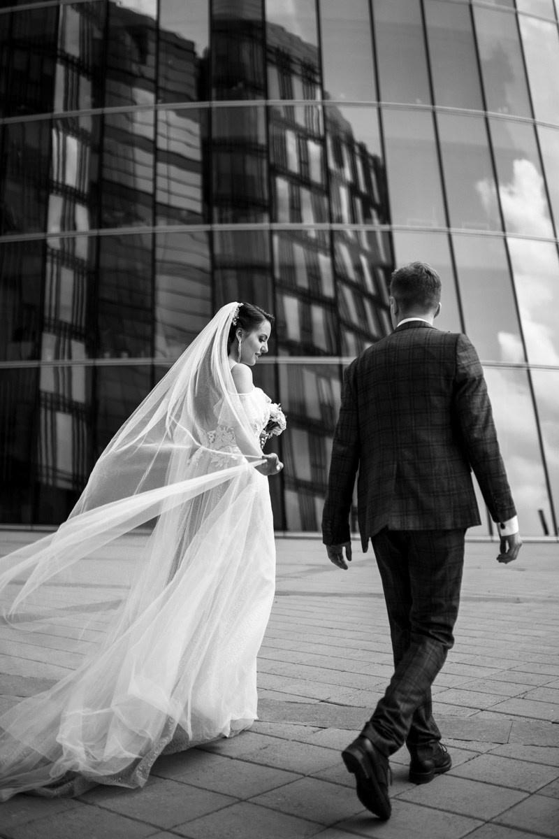 Свадебная фотосессия на Невском. Свадебный фотограф СПБ