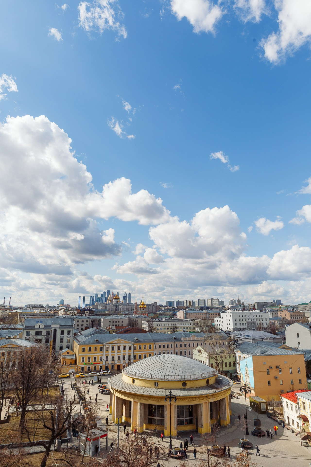 Радио 1. Фотосъёмка для бизнеса — предметное фото, репортаж с мероприятий, портреты людей, съёмка интерьера и экстерьера