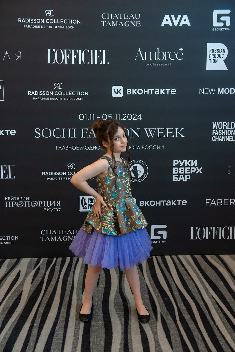 SochiFashionWeek2024 дизайнер Юлия Крылова. Семейный и коммерческий фотограф в Сочи Александр Бодунов