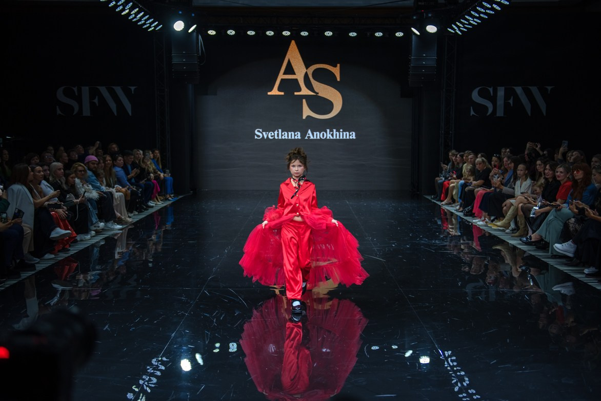 SochiFashionWeek2024 дизайнер Анохина Светлана. Семейный и коммерческий фотограф в Сочи Александр Бодунов