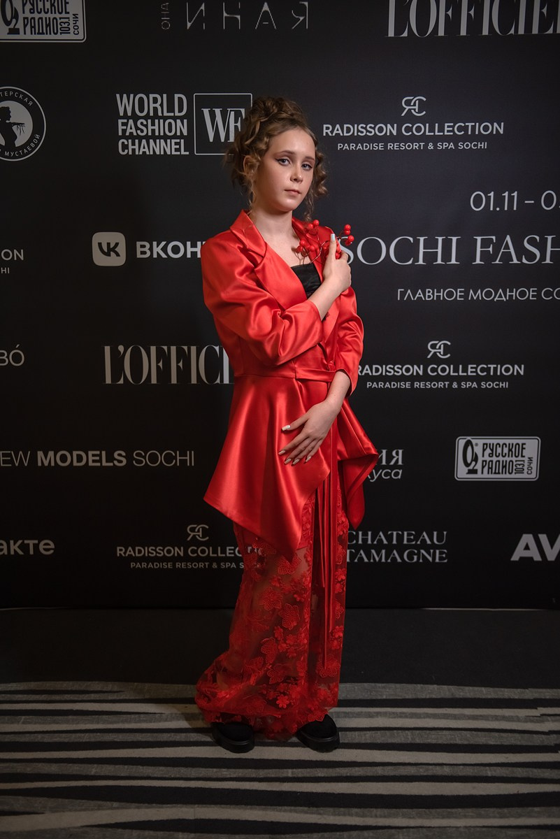 SochiFashionWeek2024 дизайнер Анохина Светлана. Семейный и коммерческий фотограф в Сочи Александр Бодунов