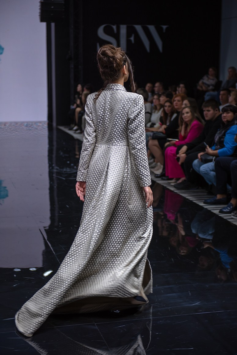 SochiFashionWeek2024 дизайнер Юлия Крылова. Семейный и коммерческий фотограф в Сочи Александр Бодунов