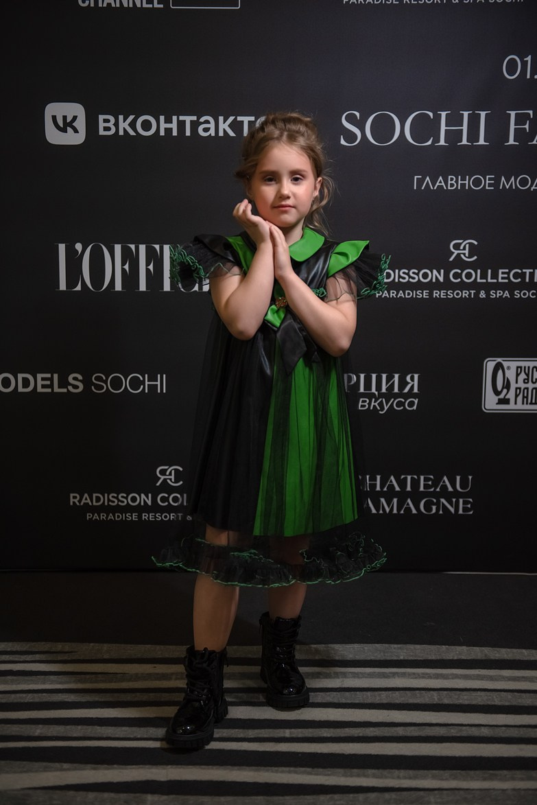 SochiFashionWeek2024 дизайнер Анохина Светлана. Семейный и коммерческий фотограф в Сочи Александр Бодунов