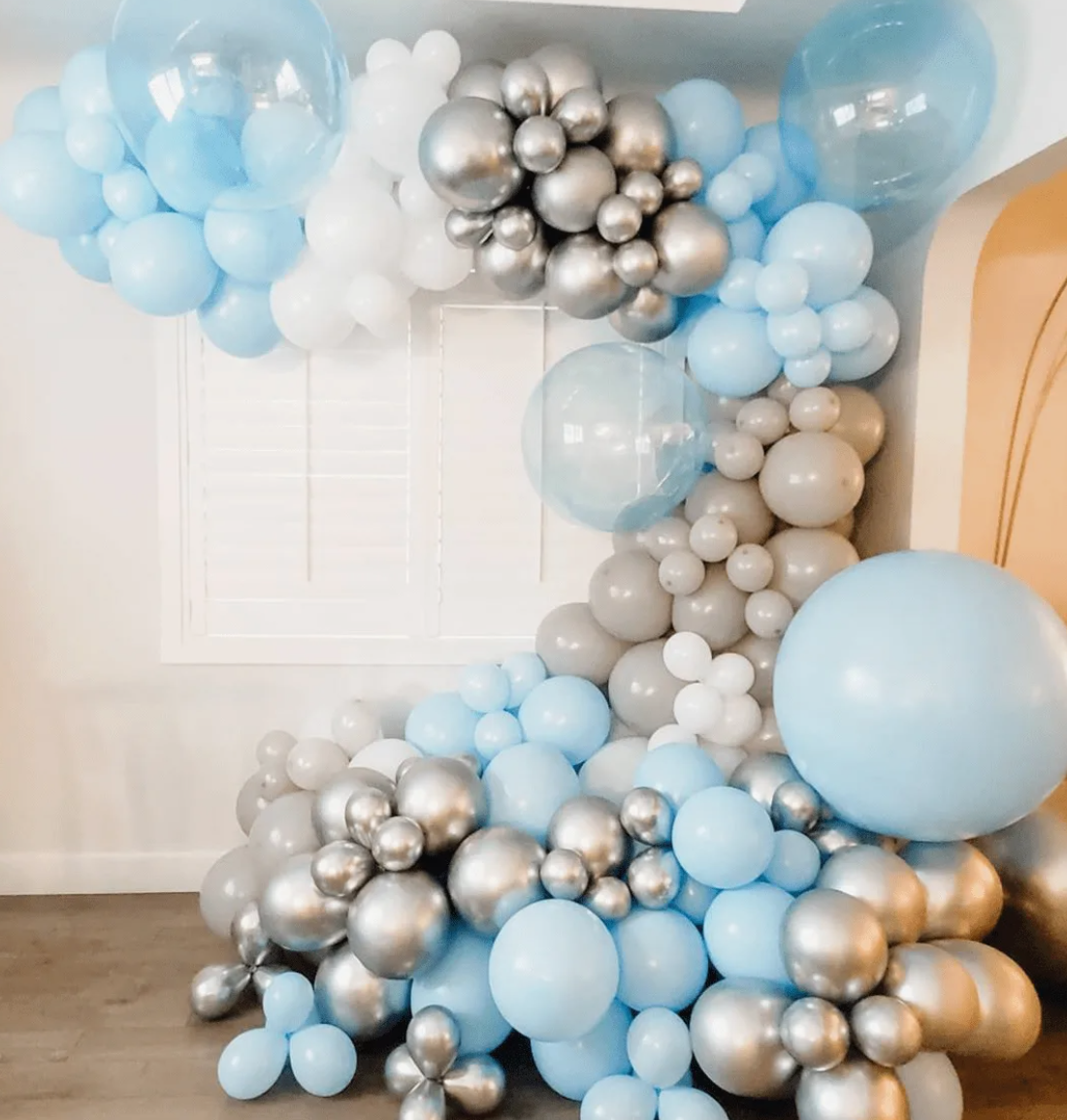 Vjenčanje Devojačko veče Prosidba Dekoracije za vjenčanje Dekoracije za devojačko veče Dekoracije za prosidbu Dekoracija za vjenčanje Dekora. Шары с гелием, фотозоны Нови Сад Белград. Balone i dekoracije od balona Novi Sad Beograd