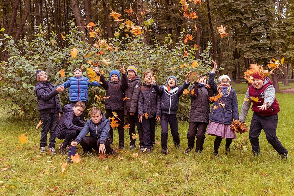 В школе. Выпускные альбомы СПБ. Фотограф в Садик и Школу