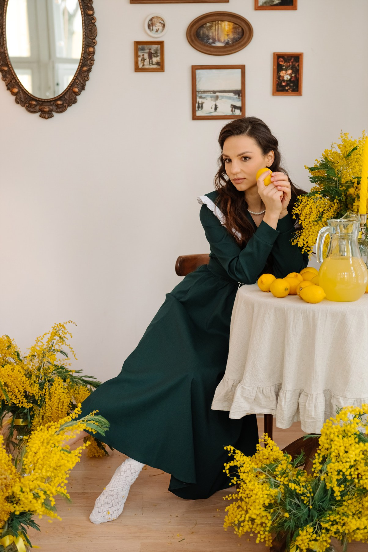 Анастасия с мимозой. Свадебный и сеейный фотограф в Санкт-Петербурге Елена Худякова